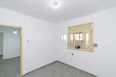 Quarto 2 de casa para alugar com 2 quartos, 120m² em Irajá, Rio de Janeiro