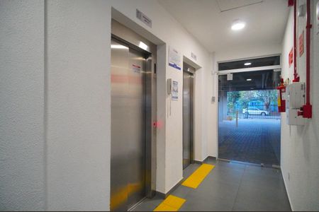 Apartamento para alugar com 66m², 2 quartos e 1 vagaHall