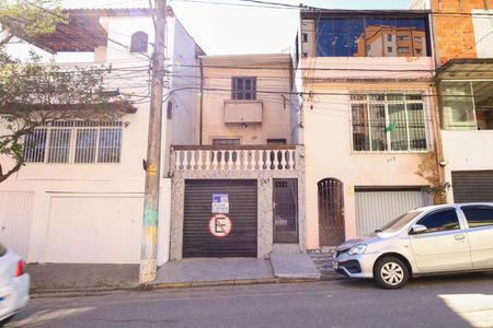 Casa para alugar com 90m², 3 quartos e 2 vagas Casa para alugar com 90m², 3 quartos e 2 vagasPlaca grande instalada no portão do imóvel no dia 22/06/2026 - Código da placa: MSRP-693