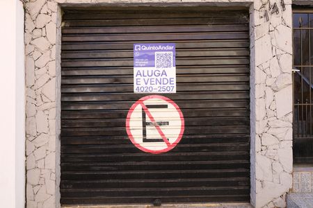 Casa para alugar com 90m², 3 quartos e 2 vagasPlaca grande instalada no portão do imóvel no dia 22/06/2026  - Código da placa: MSRP-693