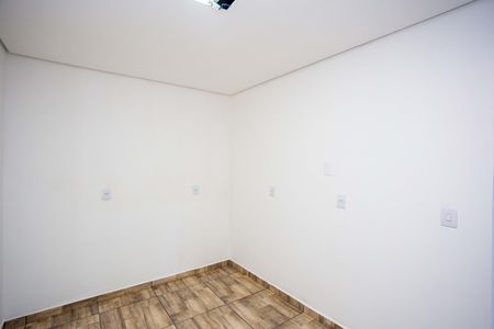 Quarto de casa para alugar com 1 quarto, 20m² em Canhema, Diadema