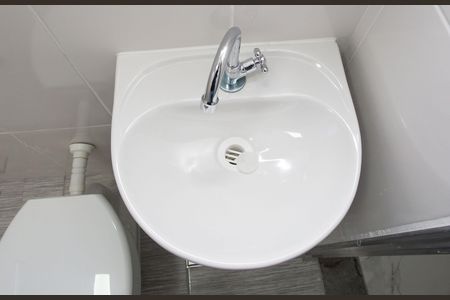 Banheiro de casa para alugar com 1 quarto, 20m² em Canhema, Diadema