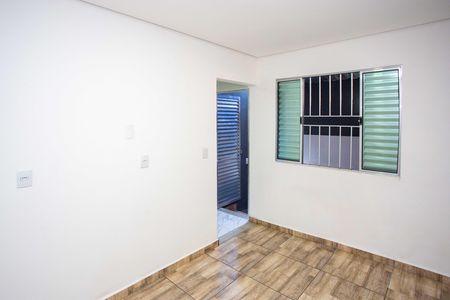 Quarto de casa para alugar com 1 quarto, 20m² em Canhema, Diadema