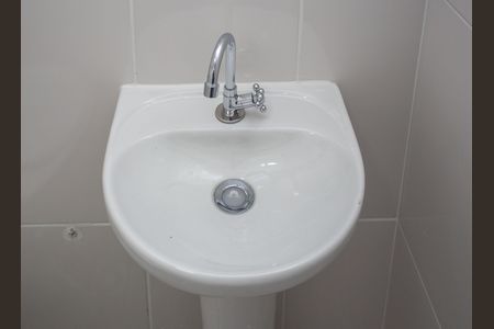 Banheiro de casa para alugar com 1 quarto, 45m² em Canhema, Diadema