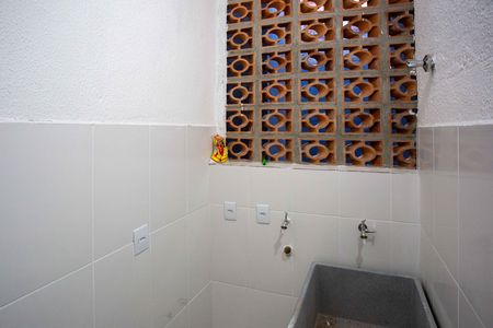 Casa para alugar com 45m², 1 quarto e 1 vagaÁrea de Serviço