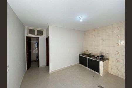 Cozinha de casa para alugar com 4 quartos, 240m² em Santa Mônica, Uberlândia