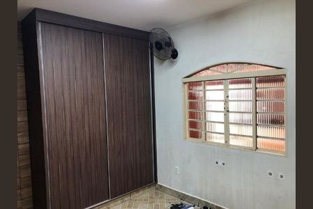 Casa para alugar com 3 quartos, 270m² em Santa Mônica, Uberlândia