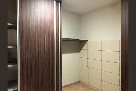 Quarto de casa para alugar com 3 quartos, 270m² em Santa Mônica, Uberlândia