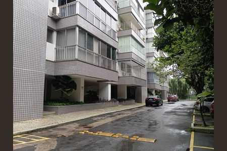 Apartamento para alugar com 92m², 2 quartos e 1 vaga Apartamento para alugar com 92m², 2 quartos e 1 vagaFachada