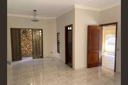 Sala de casa para alugar com 5 quartos, 220m² em Santa Mônica, Uberlândia