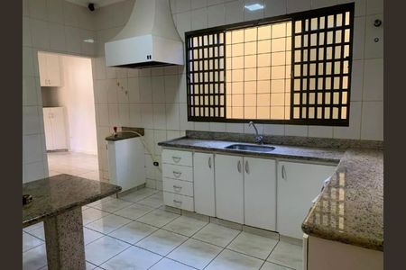 Cozinha de casa para alugar com 5 quartos, 220m² em Santa Mônica, Uberlândia