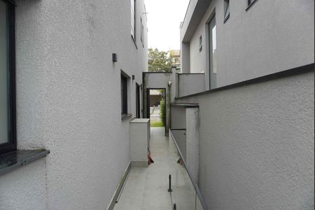 Casa de condomínio para alugar com 200m², 3 quartos e 4 vagas Casa de condomínio para alugar com 200m², 3 quartos e 4 vagasCorredor