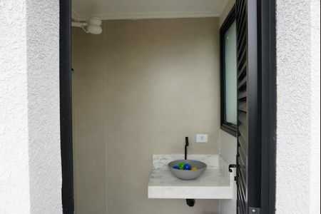Casa de condomínio para alugar com 200m², 3 quartos e 4 vagas Casa de condomínio para alugar com 200m², 3 quartos e 4 vagasBanheiro - Área externa