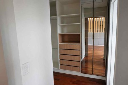 Casa de condomínio para alugar com 200m², 3 quartos e 4 vagas Casa de condomínio para alugar com 200m², 3 quartos e 4 vagasCloset - Suite3 Principal