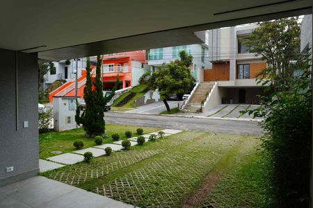 Garagem de casa de condomínio para alugar com 3 quartos, 200m² em Suru, Barueri