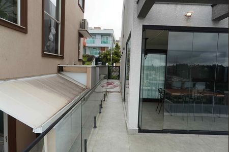 Casa de condomínio para alugar com 200m², 3 quartos e 4 vagas Casa de condomínio para alugar com 200m², 3 quartos e 4 vagasÁrea externa