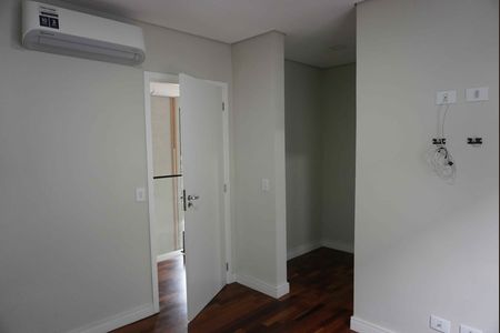 Casa de condomínio para alugar com 200m², 3 quartos e 4 vagas Casa de condomínio para alugar com 200m², 3 quartos e 4 vagasSuite2