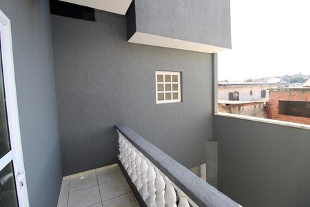 Casa à venda com 160m², 3 quartos e 4 vagasQuarto 2 - Varanda