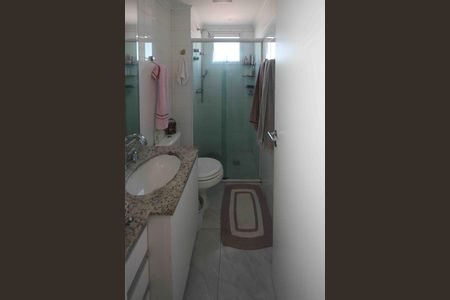 Apartamento à venda com 62m², 2 quartos e 2 vagas Apartamento à venda com 62m², 2 quartos e 2 vagasBanheiro da Suite