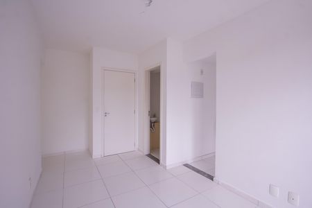Sala de apartamento para alugar com 2 quartos, 44m² em Vista Alegre, São Gonçalo