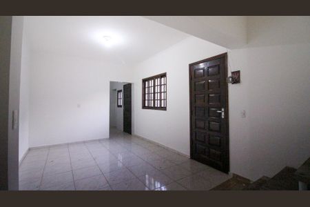 Sala de casa para alugar com 2 quartos, 70m² em Vila Carmem, São Paulo