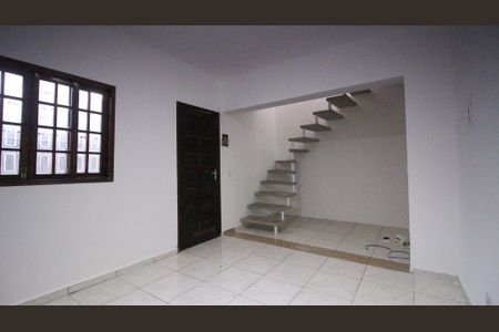 Sala de casa para alugar com 2 quartos, 70m² em Vila Carmem, São Paulo