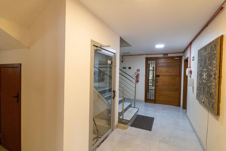 Apartamento para alugar com 160m², 3 quartos e 2 vagas Apartamento para alugar com 160m², 3 quartos e 2 vagasHall de entrada