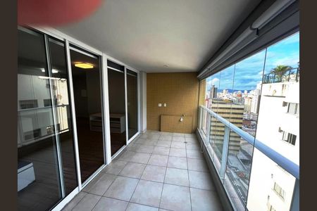 Apartamento à venda com 51m², 1 quarto e 1 vaga Apartamento à venda com 51m², 1 quarto e 1 vagaVaranda