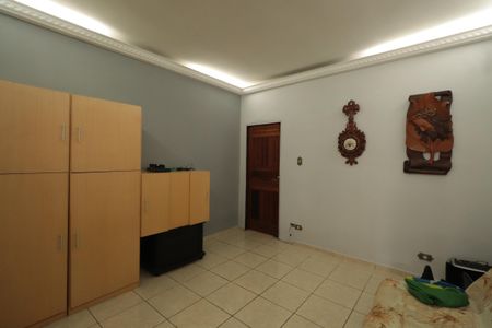 Sala de casa para alugar com 2 quartos, 164m² em Vila São Geraldo, São Paulo