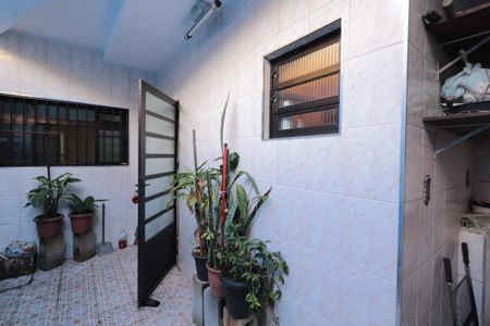 Casa para alugar com 164m², 2 quartos e 1 vagaQuintal