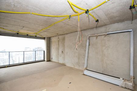 Apartamento à venda com 400m², 3 quartos e 3 vagas Apartamento à venda com 400m², 3 quartos e 3 vagasSuíte 3