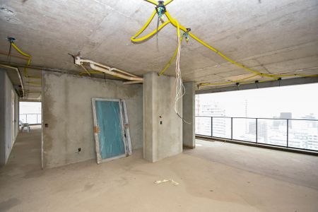 Apartamento à venda com 400m², 3 quartos e 3 vagas Apartamento à venda com 400m², 3 quartos e 3 vagasSuíte 3