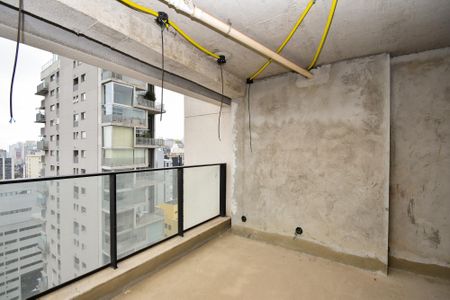 Apartamento à venda com 400m², 3 quartos e 3 vagas Apartamento à venda com 400m², 3 quartos e 3 vagasVaranda da Suíte 2
