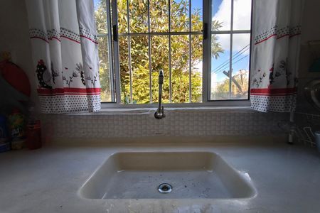 Casa à venda com 250m², 3 quartos e 6 vagas Casa à venda com 250m², 3 quartos e 6 vagasCozinha