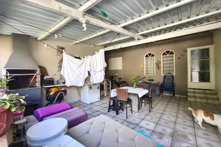 Casa à venda com 250m², 3 quartos e 6 vagas Casa à venda com 250m², 3 quartos e 6 vagasÁrea gourmet