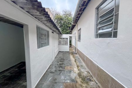 Casa para alugar com 60m², 1 quarto e 1 vaga Casa para alugar com 60m², 1 quarto e 1 vagaCorredor externo