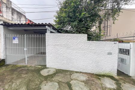 Casa para alugar com 60m², 1 quarto e 1 vaga Casa para alugar com 60m², 1 quarto e 1 vagaFachada