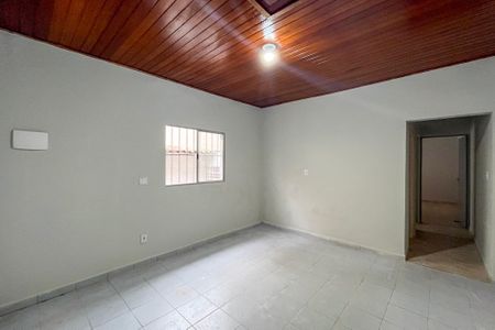 Casa para alugar com 60m², 1 quarto e 1 vaga Casa para alugar com 60m², 1 quarto e 1 vagaSala