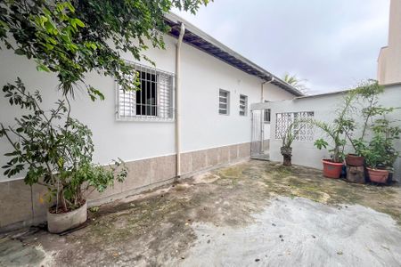 Casa para alugar com 60m², 1 quarto e 1 vaga Casa para alugar com 60m², 1 quarto e 1 vagaQuintal