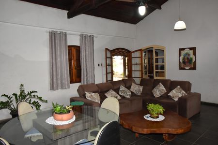Casa à venda com 20800m², 3 quartos e 3 vagassala