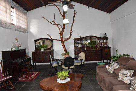 Casa à venda com 20800m², 3 quartos e 3 vagassala