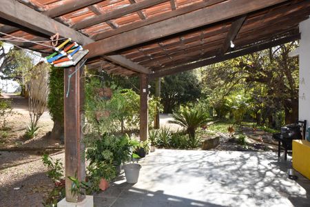 garagem de casa à venda com 3 quartos, 20800m² em Caxambu, Jundiaí