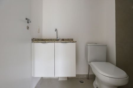 Banheiro de apartamento para alugar com 2 quartos, 37m² em Vila Andrade, São Paulo