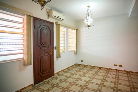 Casa para alugar com 188m², 4 quartos e 3 vagas Casa para alugar com 188m², 4 quartos e 3 vagasSala