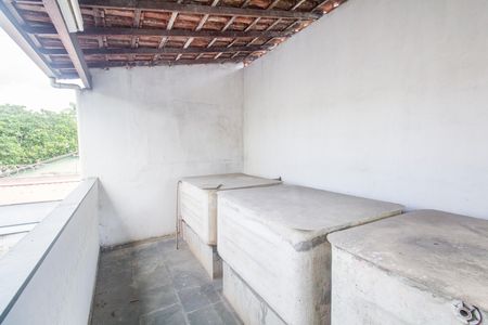 Casa à venda com 351m², 2 quartos e 2 vagas Casa à venda com 351m², 2 quartos e 2 vagasTerraço