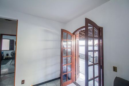 Sala de casa à venda com 2 quartos, 351m² em Realengo, Rio de Janeiro