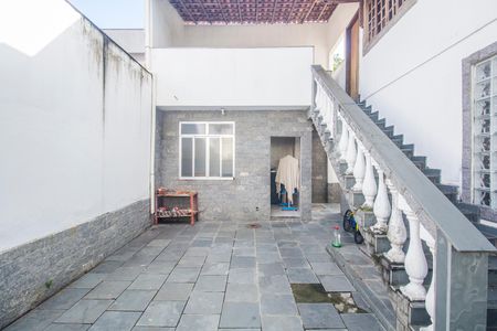 Casa à venda com 351m², 2 quartos e 2 vagas Casa à venda com 351m², 2 quartos e 2 vagasÁrea externa