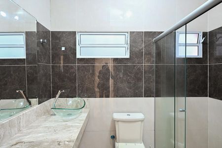 Casa à venda com 280m², 4 quartos e 5 vagasBanheiro