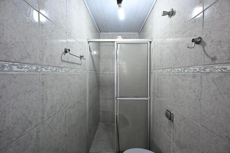 Casa à venda com 280m², 4 quartos e 5 vagasBanheiro da Suíte da Edícula