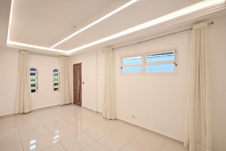 Casa à venda com 280m², 4 quartos e 5 vagasSala